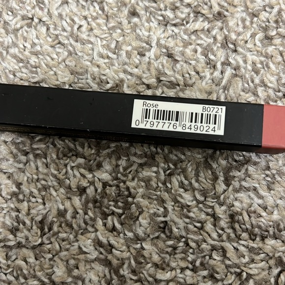 Mellow Lip Pencil - Picture 2 of 3